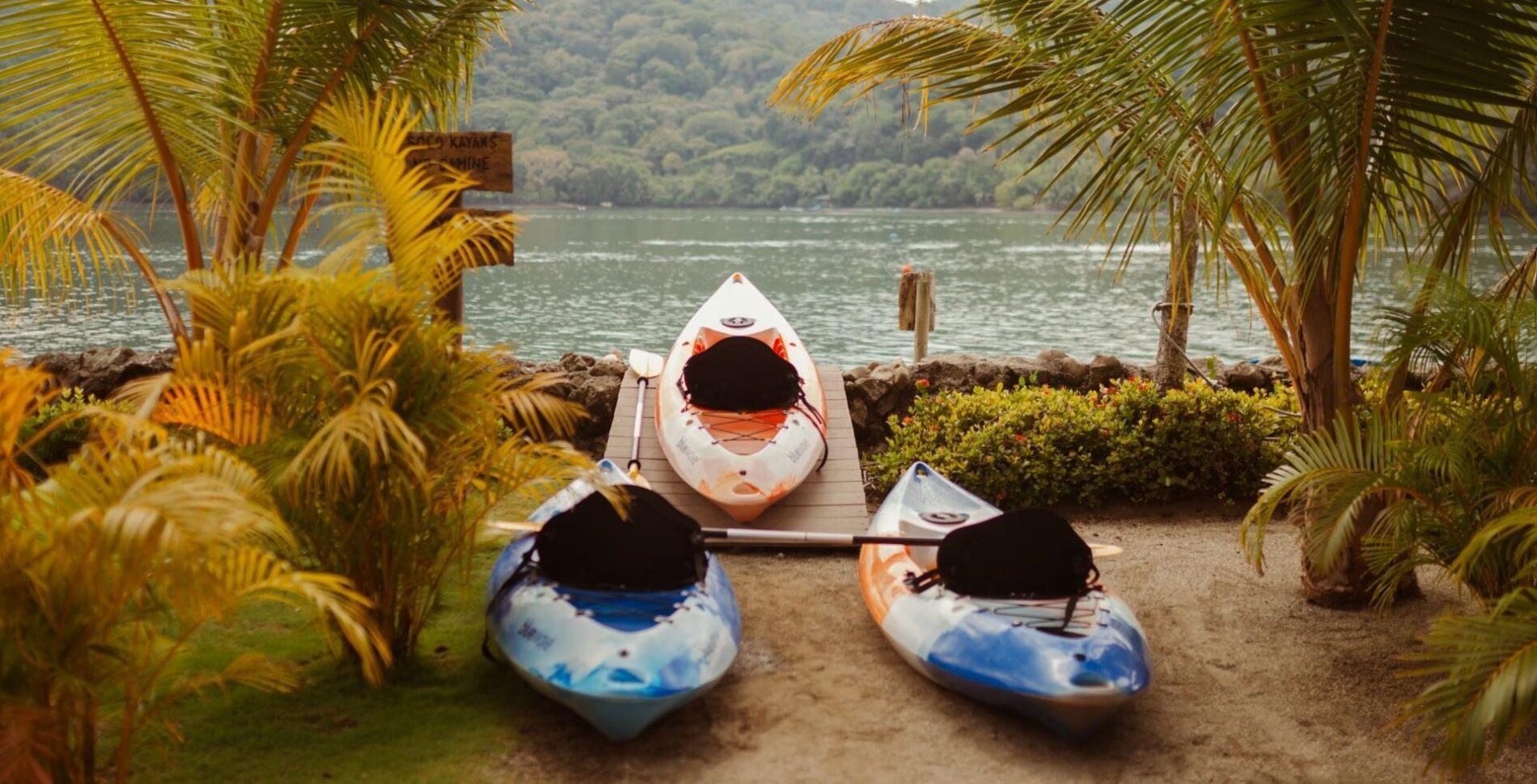  Isla Chiquita Kayaking